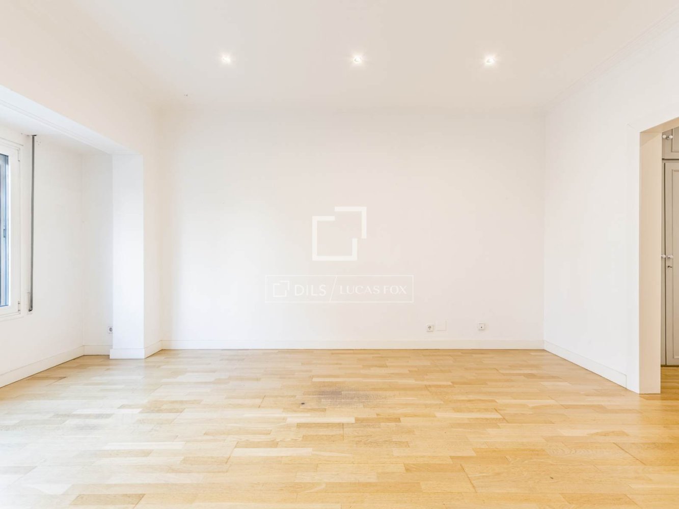 Apartamento en Barcelona, España 4 dormitorios, 138 m2 No. 200002
