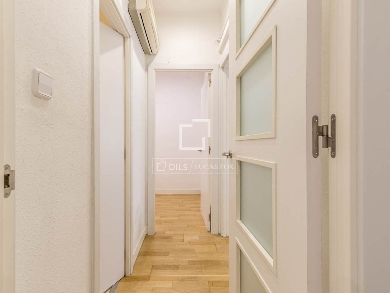 Apartamento en Barcelona, España 4 dormitorios, 138 m2 No. 200002