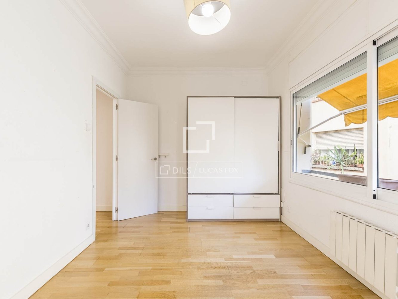 Apartamento en Barcelona, España 4 dormitorios, 138 m2 No. 200002