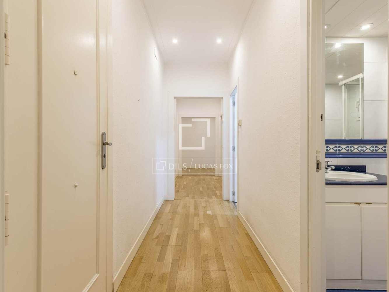 Apartamento en Barcelona, España 4 dormitorios, 138 m2 No. 200002