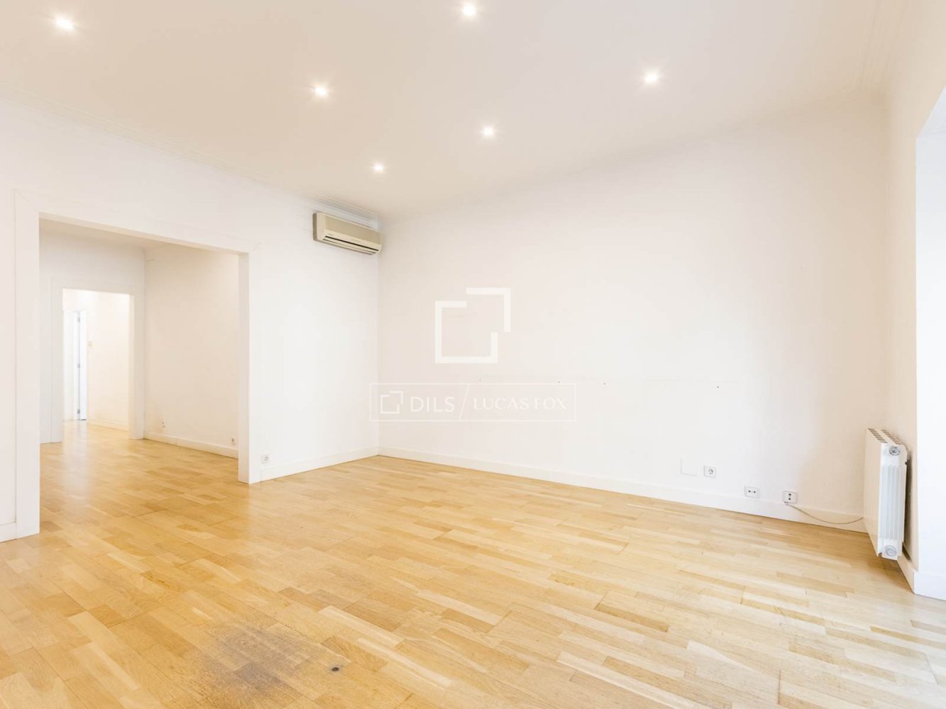 Apartamento en Barcelona, España 4 dormitorios, 138 m2 No. 200002