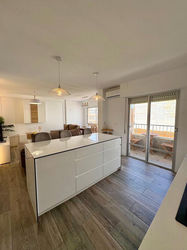 Apartment in Torrevieja, Alicante, Spain 3 bedrooms, 99 sq.m. No. 198973