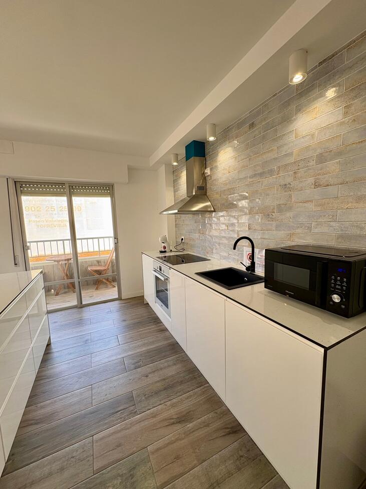 Apartment in Torrevieja, Alicante, Spain 3 bedrooms, 99 sq.m. No. 198973