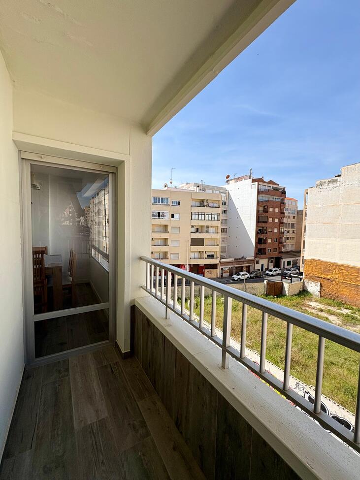 Apartment in Torrevieja, Alicante, Spain 3 bedrooms, 99 sq.m. No. 198973