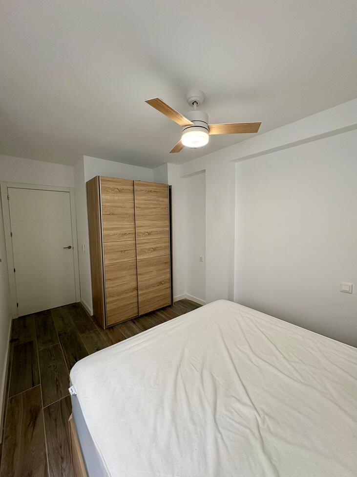 Apartment in Torrevieja, Alicante, Spain 3 bedrooms, 99 sq.m. No. 198973