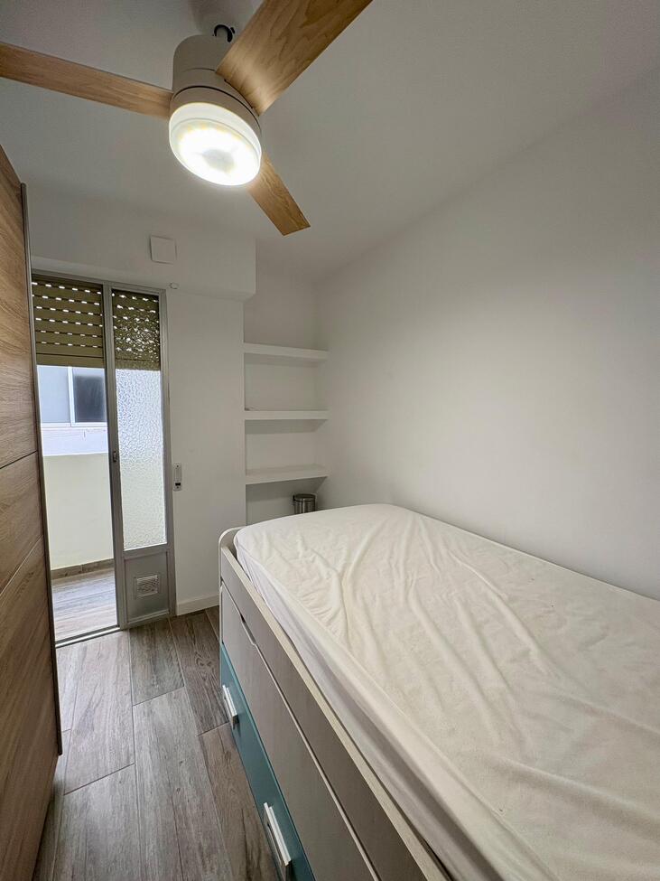 Apartment in Torrevieja, Alicante, Spain 3 bedrooms, 99 sq.m. No. 198973