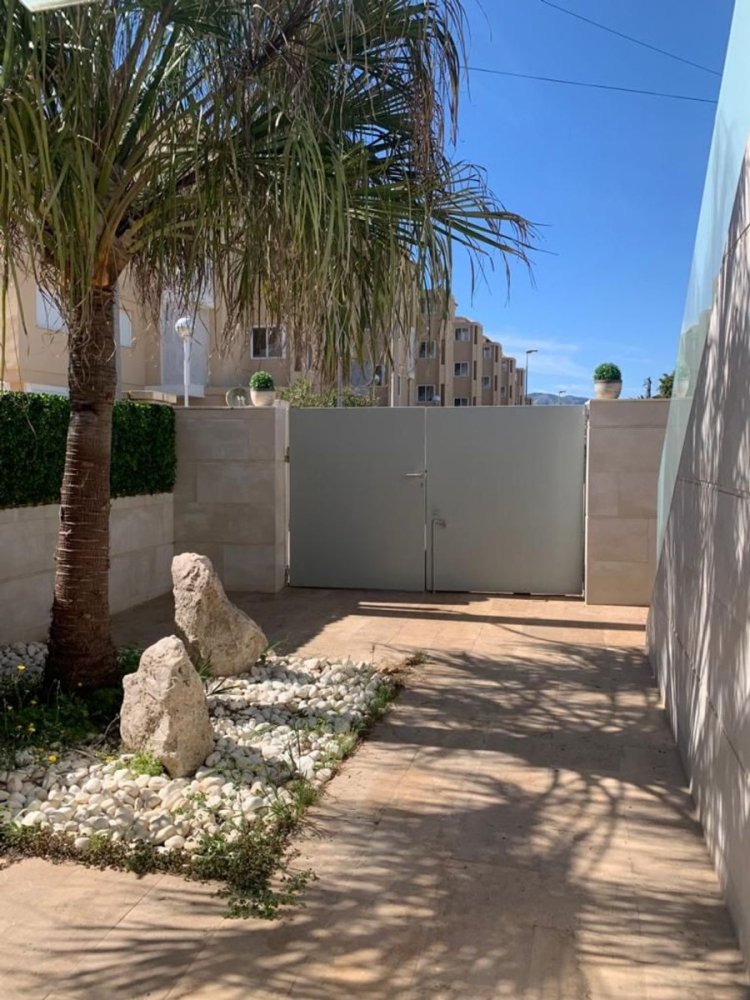 Villa en Dénia, Alicante, España 4 dormitorios, 120 m2 No. 197068