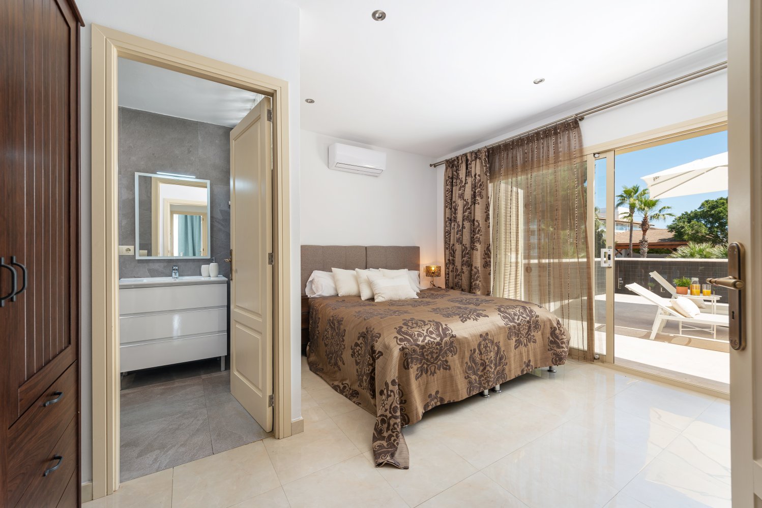 Villa i Platja De Muro, Mallorca, Spanien 5 sovrum, 165 kvm. Nr. 197359