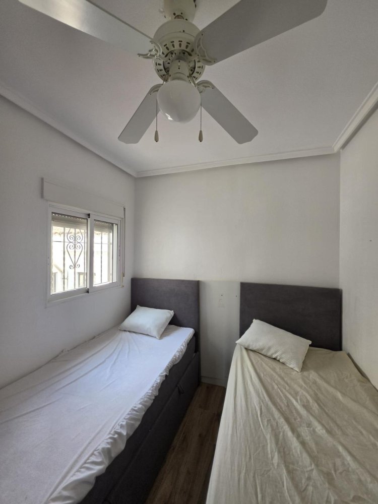 Casa a Torrevieja, Alicante, Spagna 2 camere da letto, 65 mq. N° 198159