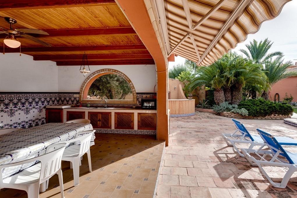 Villa in Torrevieja, Alicante, Spain 5 bedrooms, 558 sq.m. No. 199939