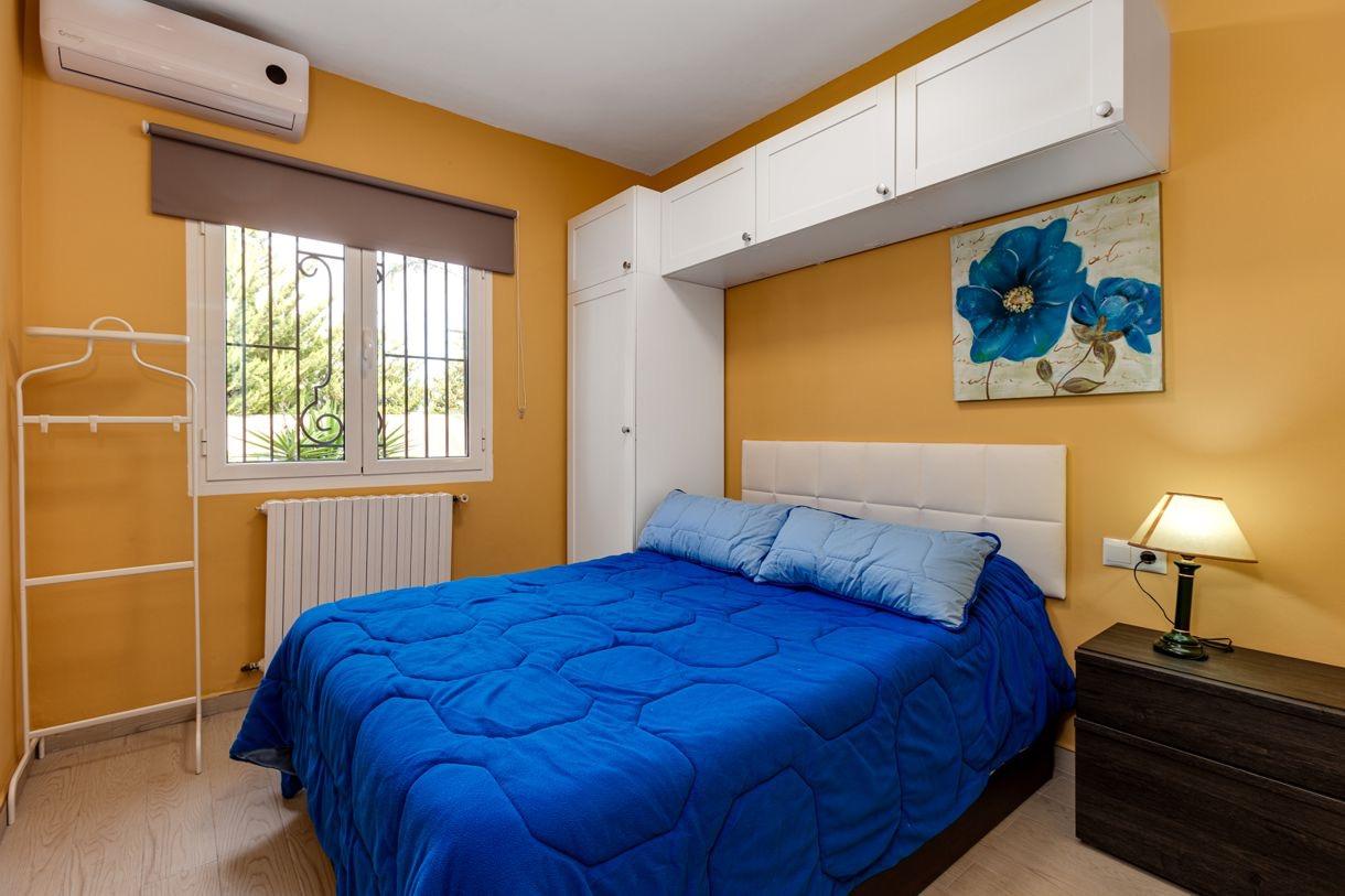Villa in Torrevieja, Alicante, Spain 5 bedrooms, 558 sq.m. No. 199939