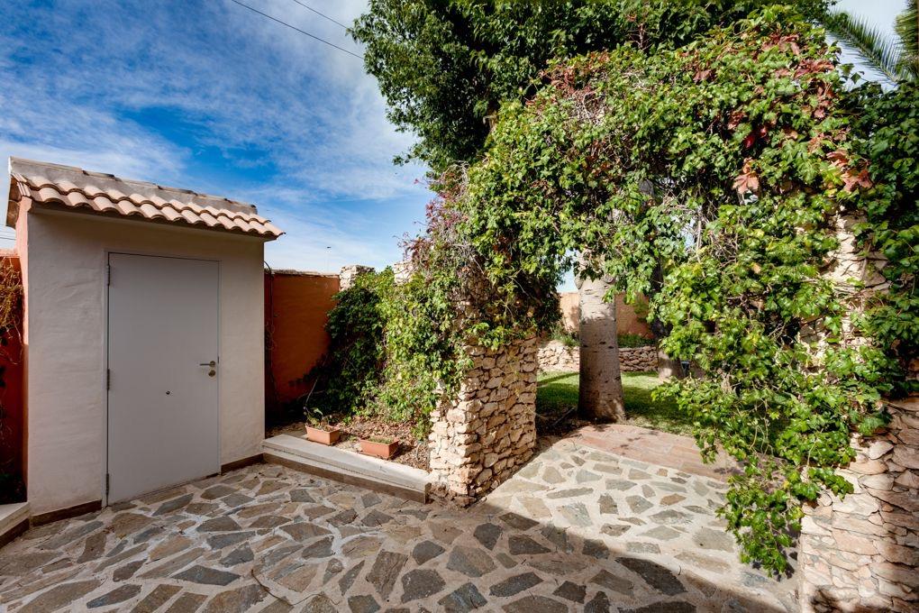 Villa in Torrevieja, Alicante, Spain 5 bedrooms, 558 sq.m. No. 199939