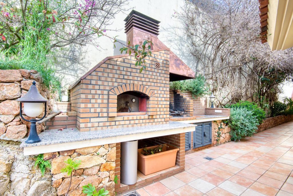 Hus i Sant Feliu de Guixols, Girona, Spanien 4 sovrum, 414 kvm. Nr. 22852