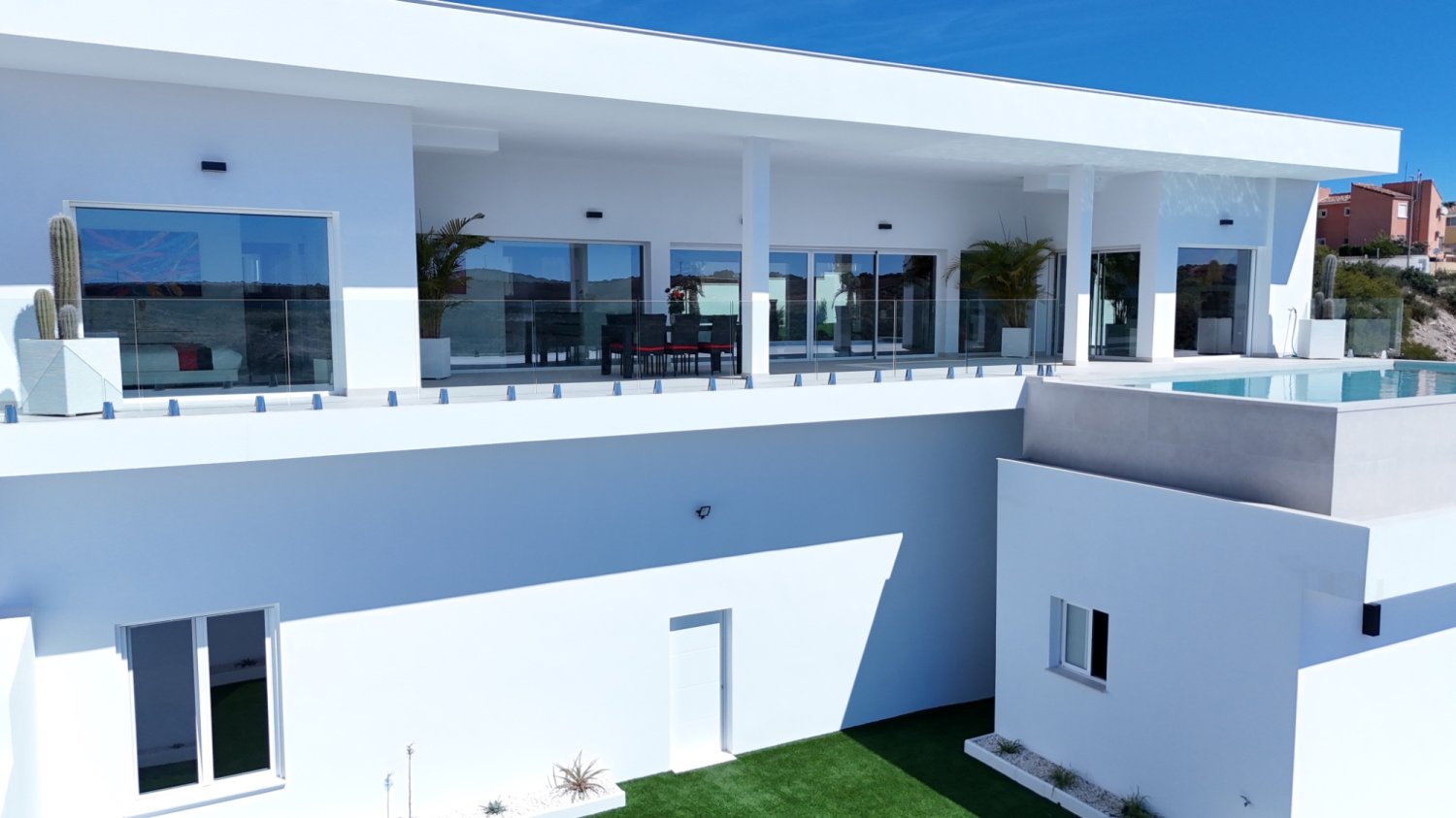 Villa i La Marina, Alicante, Spanien 5 sovrum, 487 kvm. Nr. 188985