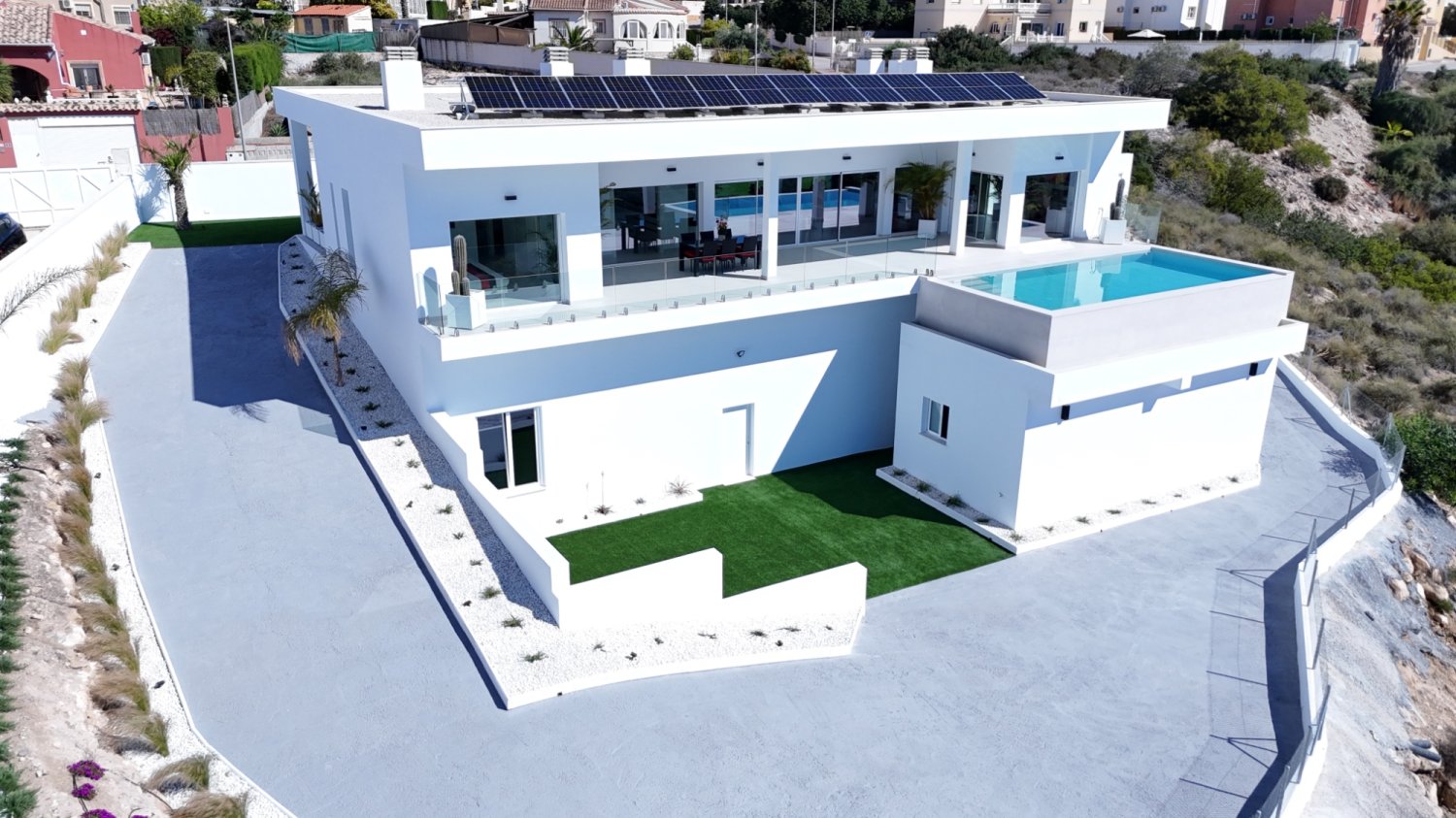 Villa i La Marina, Alicante, Spanien 5 sovrum, 487 kvm. Nr. 188985