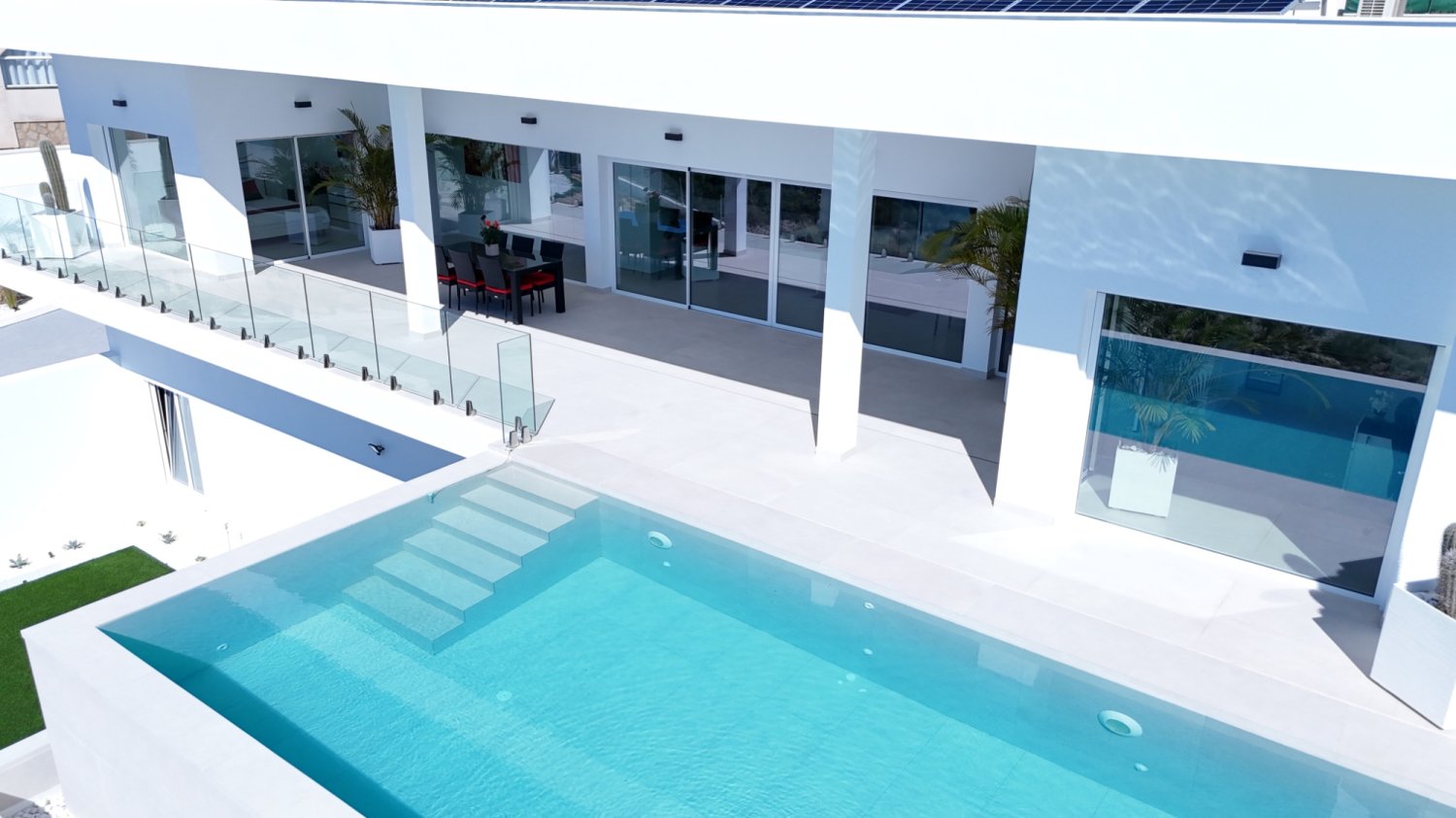 Villa i La Marina, Alicante, Spanien 5 sovrum, 487 kvm. Nr. 188985