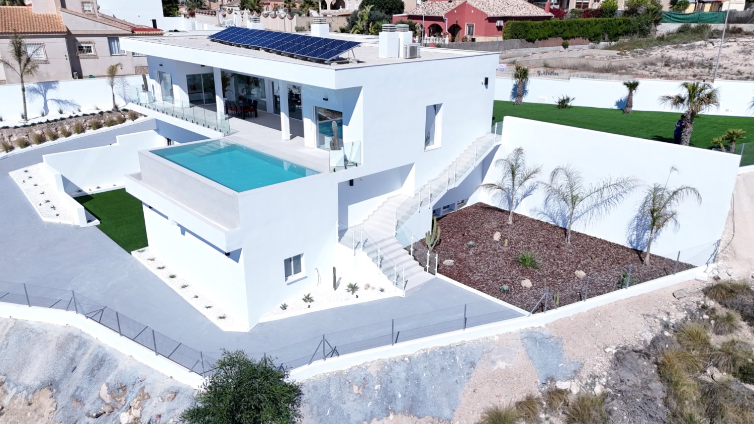 Villa i La Marina, Alicante, Spanien 5 sovrum, 487 kvm. Nr. 188985