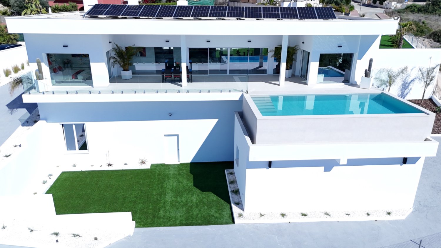 Villa i La Marina, Alicante, Spanien 5 sovrum, 487 kvm. Nr. 188985