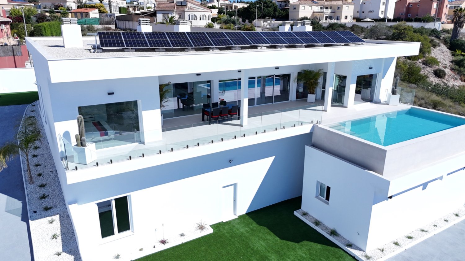 Villa i La Marina, Alicante, Spanien 5 sovrum, 487 kvm. Nr. 188985