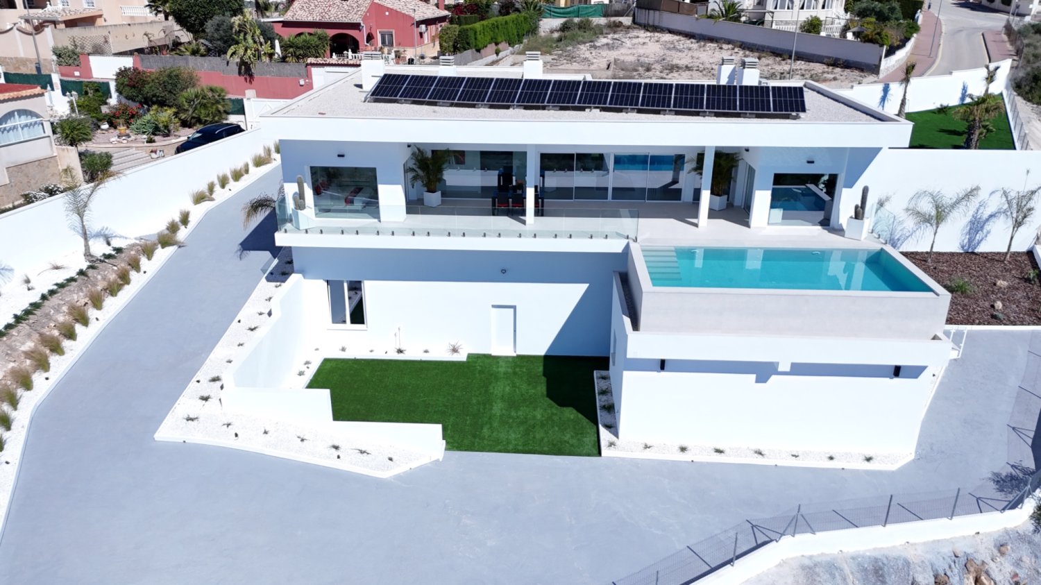 Villa i La Marina, Alicante, Spanien 5 sovrum, 487 kvm. Nr. 188985