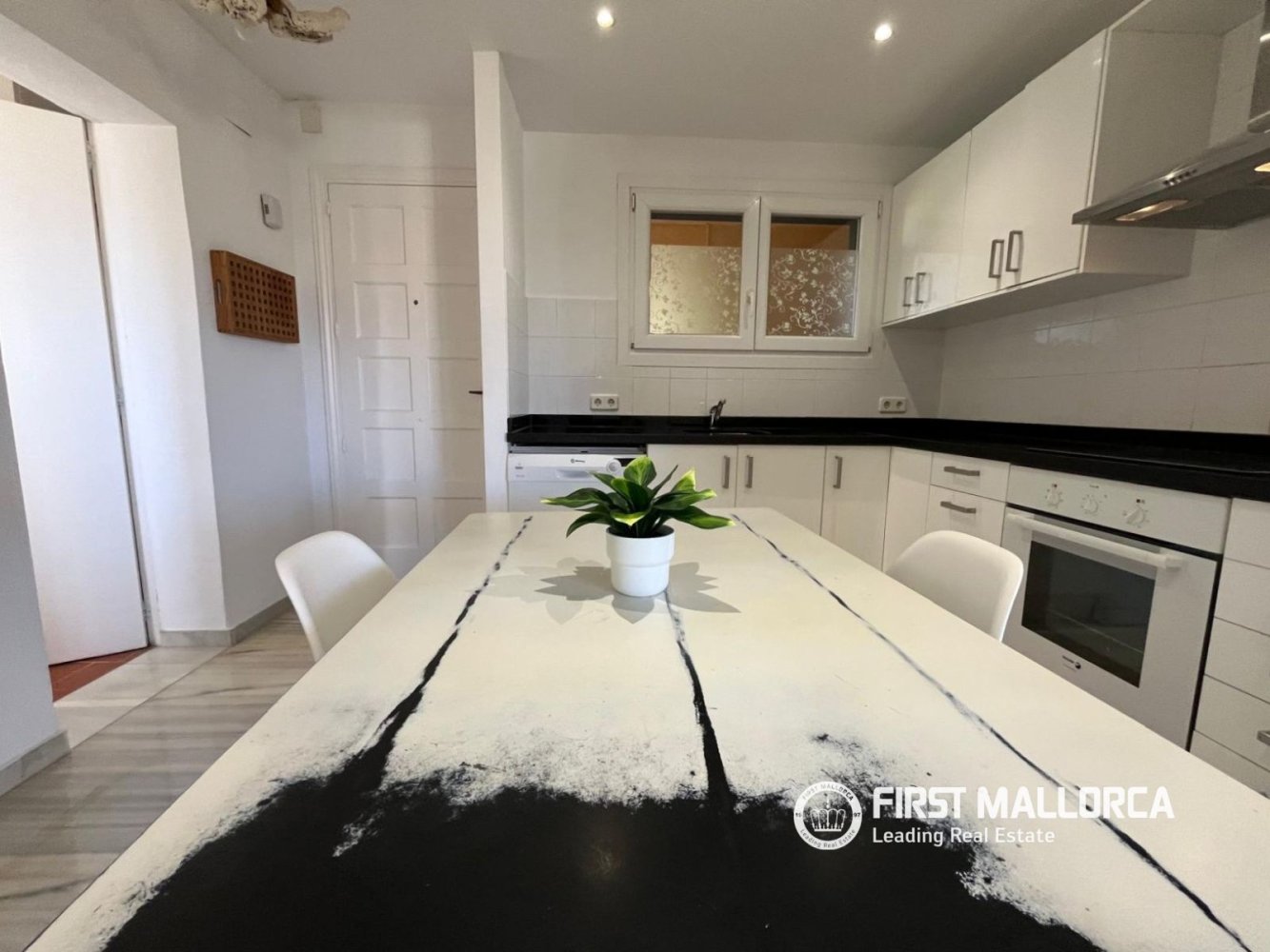 Apartamento en Santa Ponsa, Mallorca, España 2 dormitorios, 86 m2 No. 199214