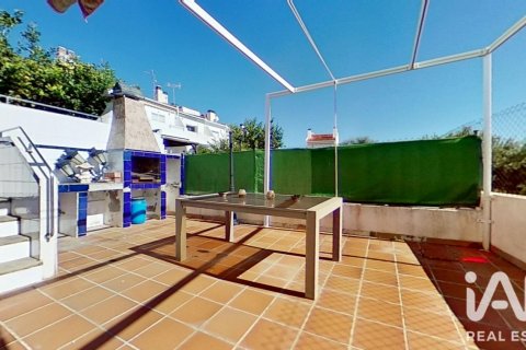 Townhouse in Torredembarra, Tarragona, Spain 3 bedrooms, 102 sq.m. No. 199563