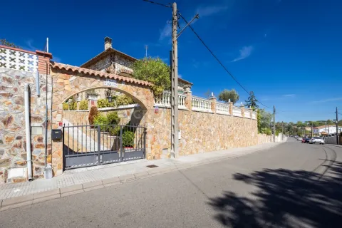 House à Fogars de la Selva, Barcelona, Espagne 4 chambres, 175 m2 No. 198510
