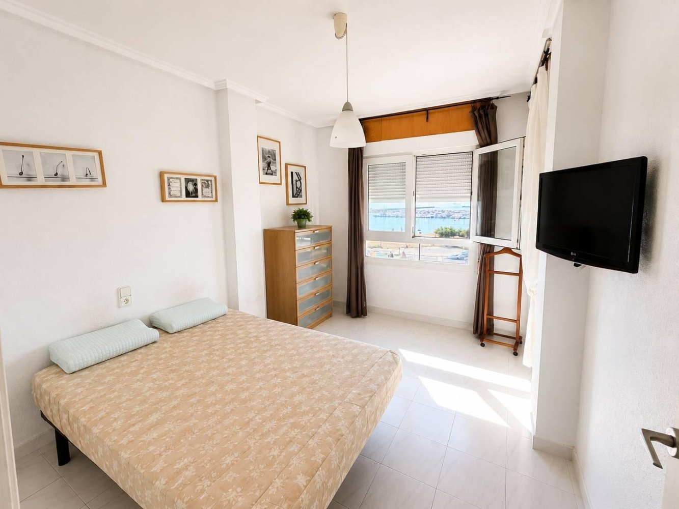 Apartamento en Torrevieja, Alicante, España 2 dormitorios, 90 m2 No. 198750