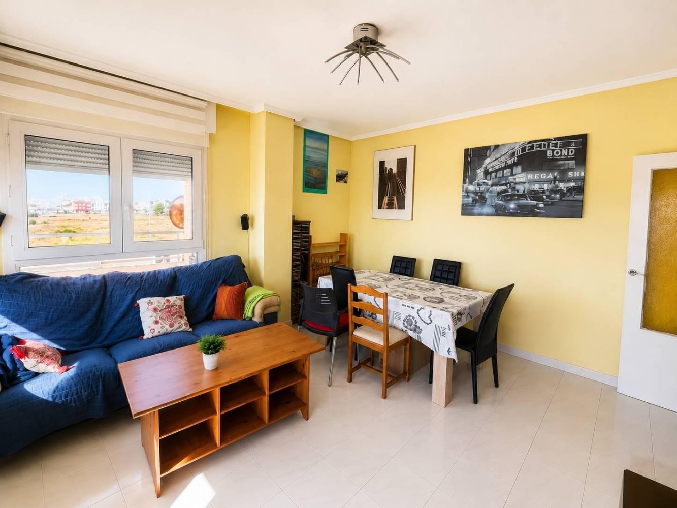 Apartamento en Torrevieja, Alicante, España 2 dormitorios, 90 m2 No. 198750