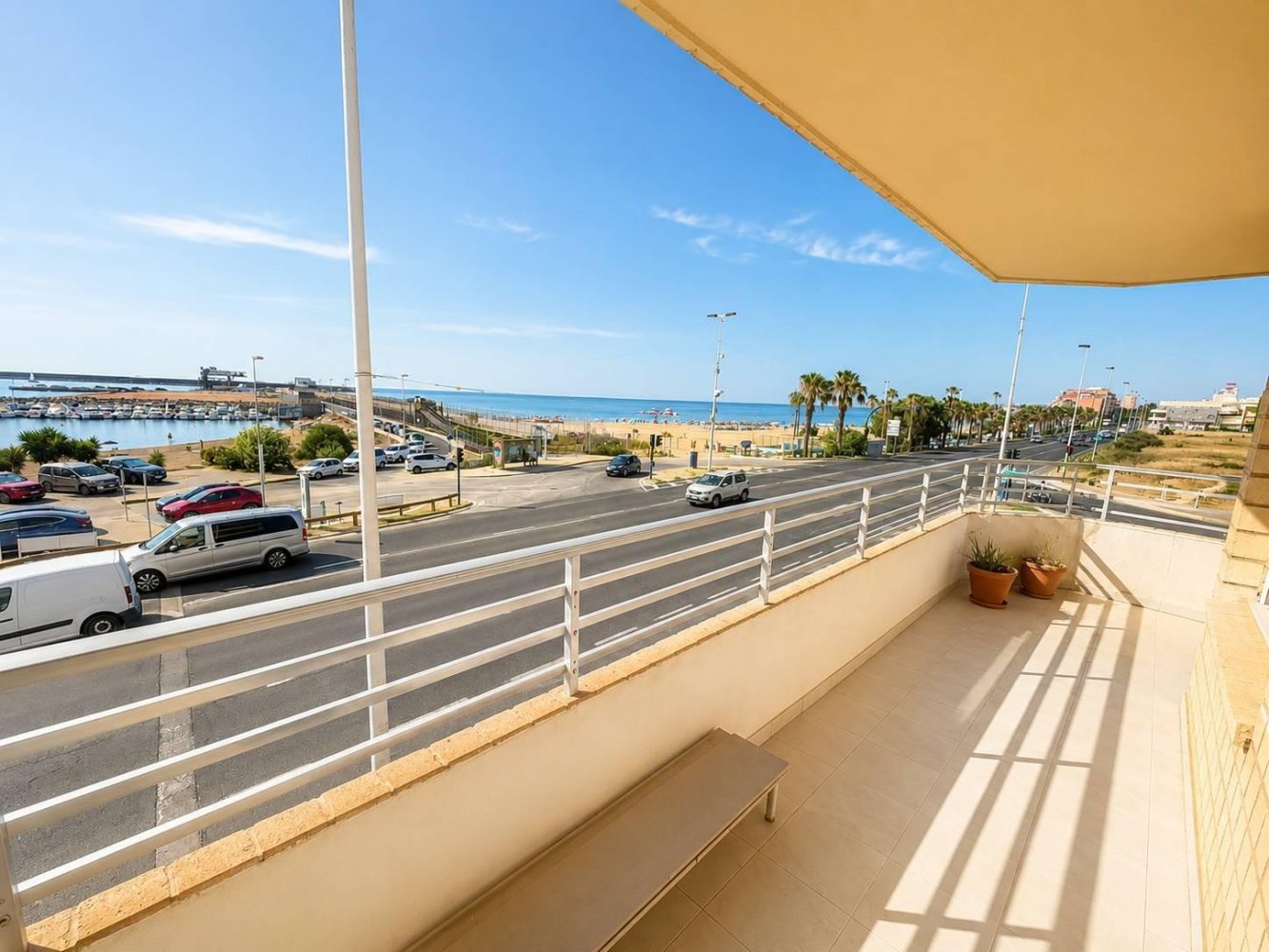 Apartamento en Torrevieja, Alicante, España 2 dormitorios, 90 m2 No. 198750