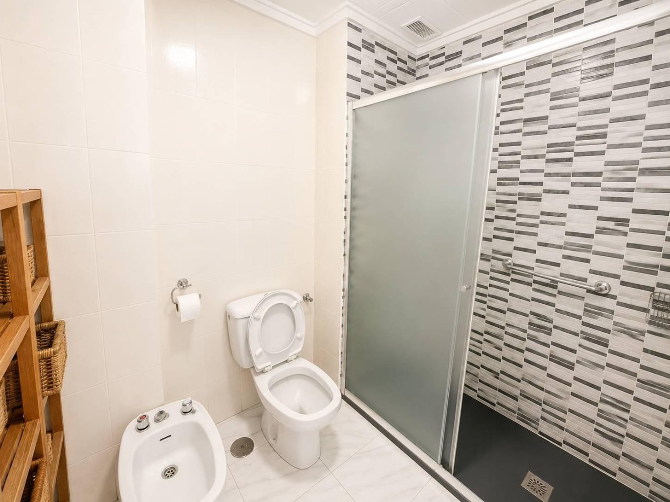 Apartamento en Torrevieja, Alicante, España 2 dormitorios, 90 m2 No. 198750