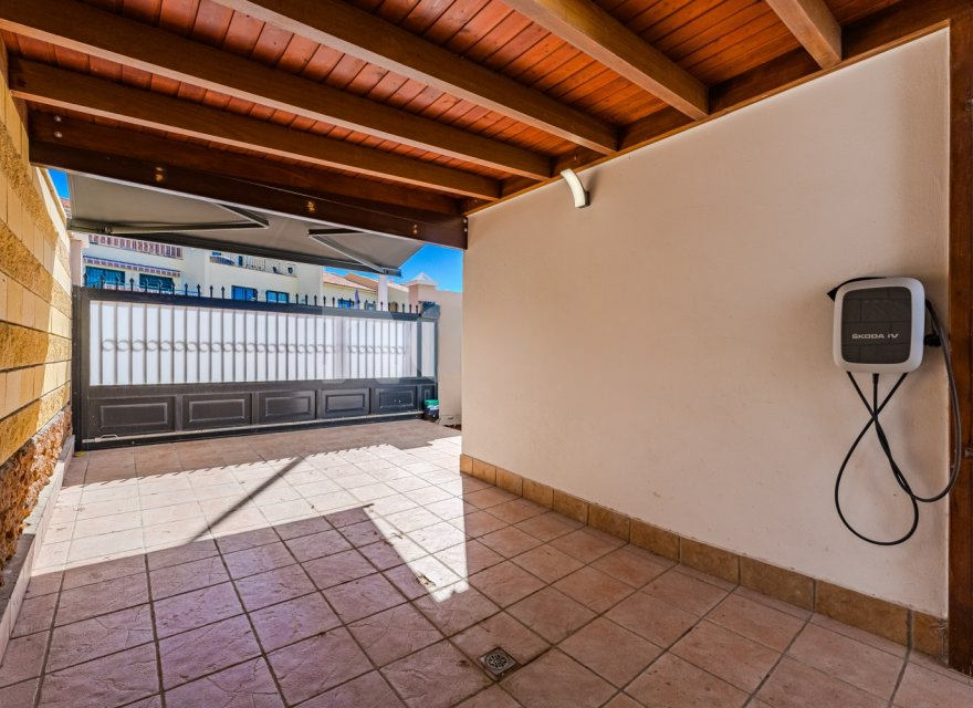 Villa in Tenerife, Spain 5 bedrooms, 198 sq.m. No. 199905