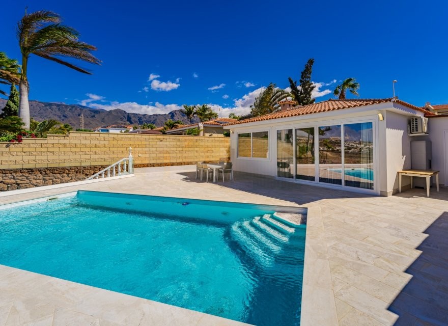 Villa in Tenerife, Spain 5 bedrooms, 198 sq.m. No. 199905