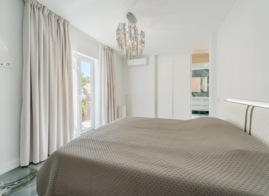 Villa in Tenerife, Spain 5 bedrooms, 198 sq.m. No. 199905