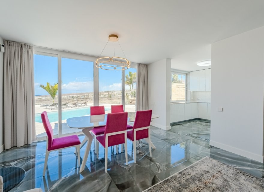 Villa in Tenerife, Spain 5 bedrooms, 198 sq.m. No. 199905
