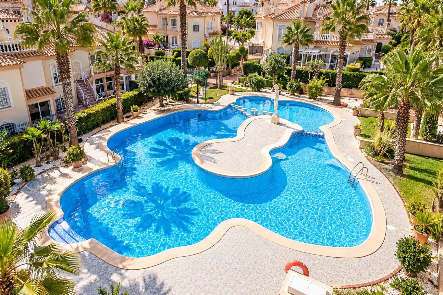 Apartamento en Torrevieja, Alicante, España 2 dormitorios, 75 m2 No. 198035