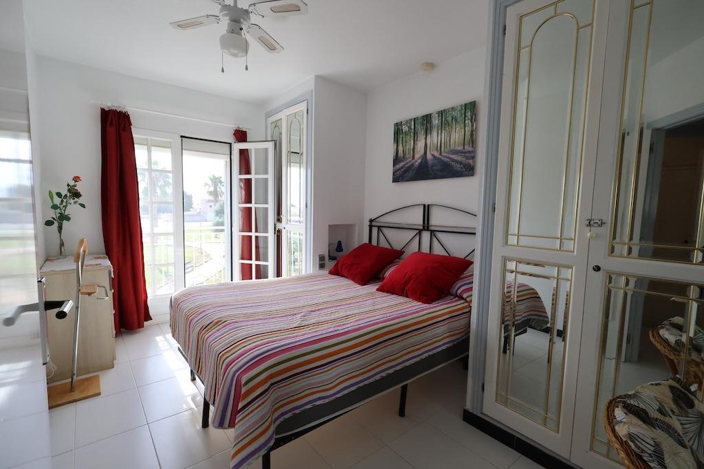 Apartamento en Torrevieja, Alicante, España 2 dormitorios, 75 m2 No. 198035