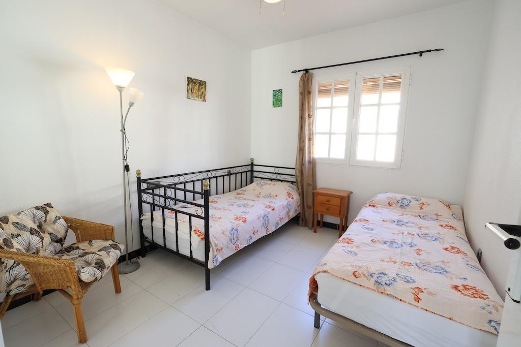 Apartamento en Torrevieja, Alicante, España 2 dormitorios, 75 m2 No. 198035