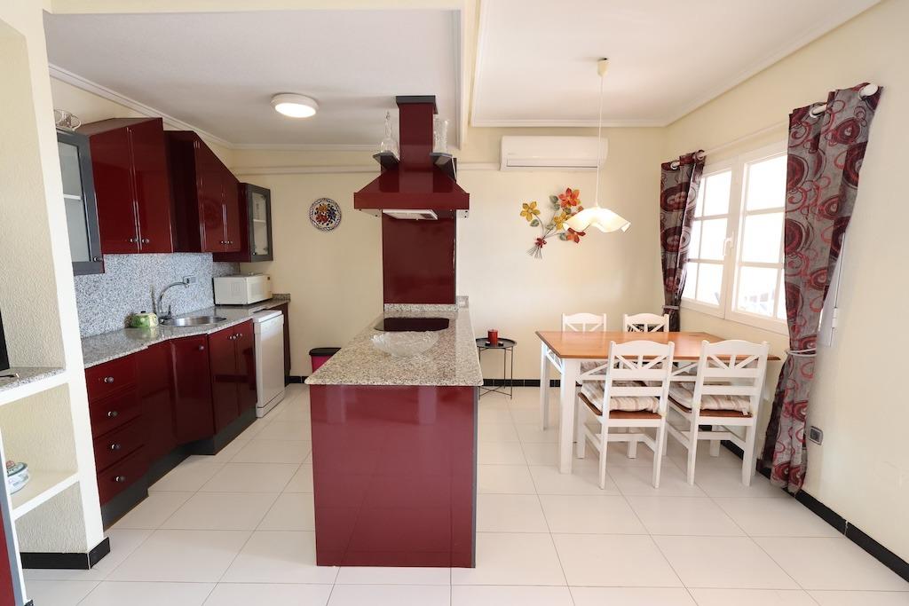 Apartamento en Torrevieja, Alicante, España 2 dormitorios, 75 m2 No. 198035