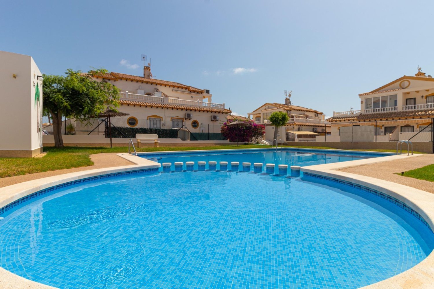 House in Alicante, Spain 85 sq.m. No. 198113
