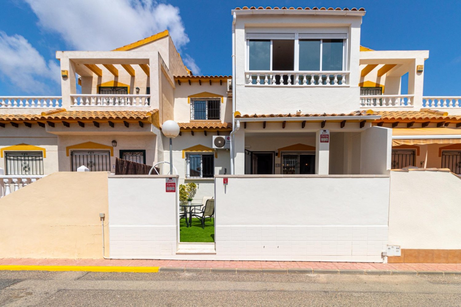 House in Alicante, Spain 85 sq.m. No. 198113