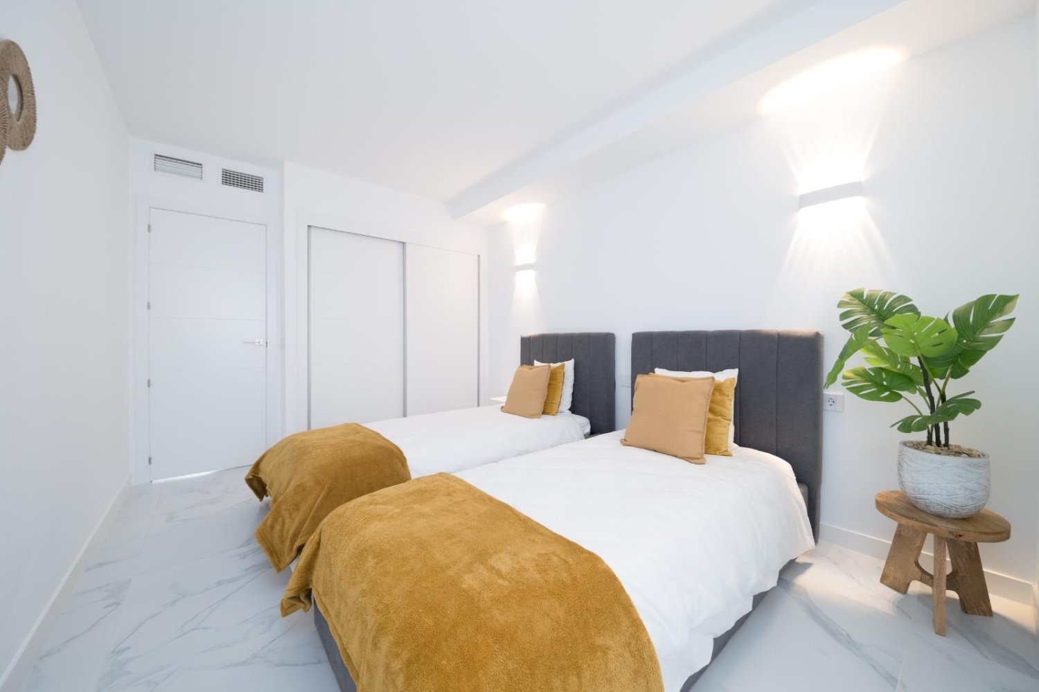Apartamento en Punta Prima, Alicante, España 2 dormitorios, 80 m2 No. 189181