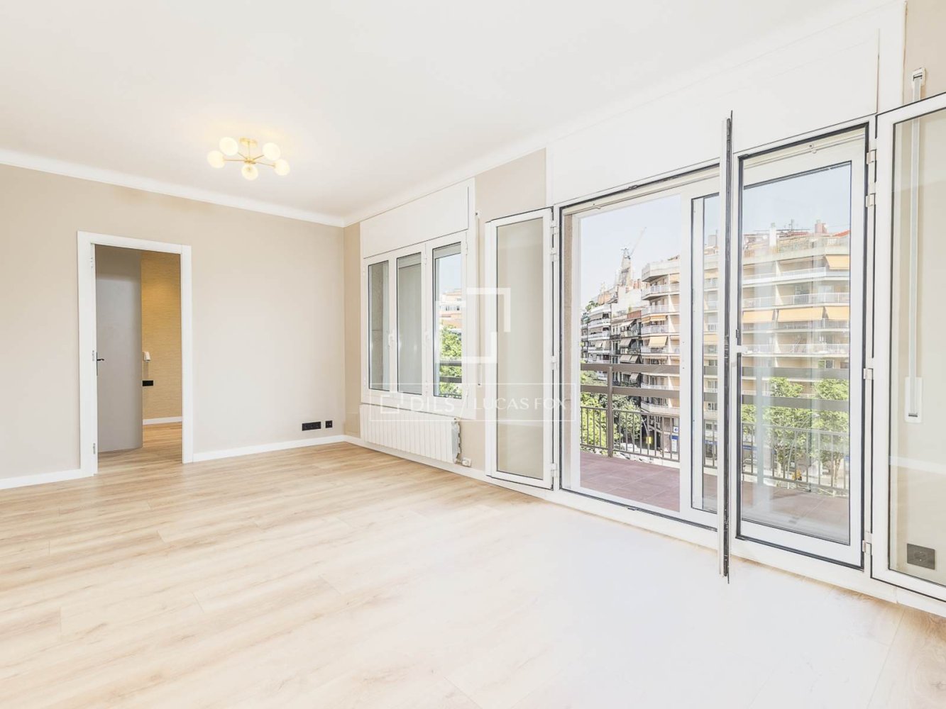 Wohnung in Barcelona, Spanien 4 Schlafzimmer, 100 m2 Nr. 192695