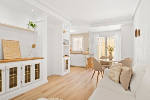 Townhouse in Alicante, Spanien 2 Schlafzimmer, 66 m2 Nr. 198023