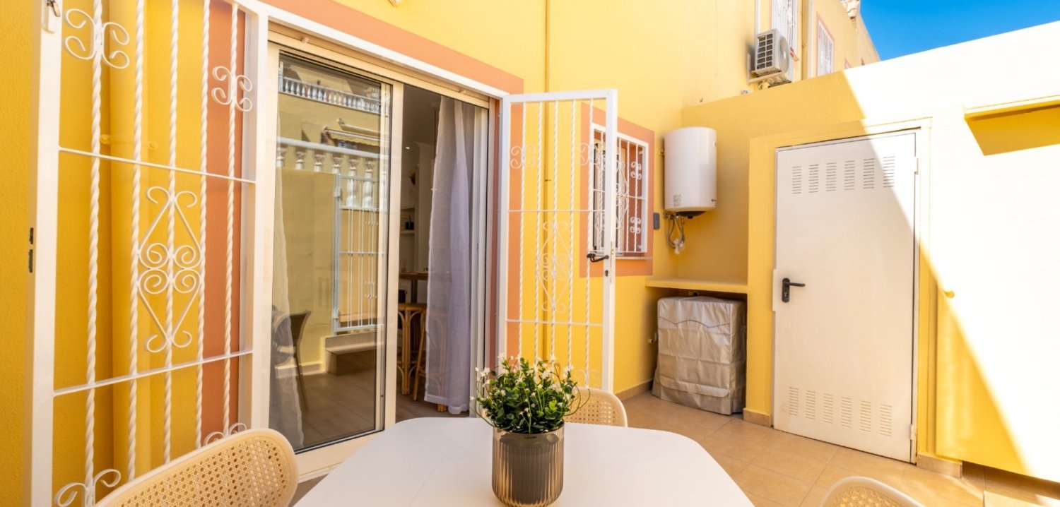 Townhouse in Alicante, Spanien 2 Schlafzimmer, 66 m2 Nr. 198023
