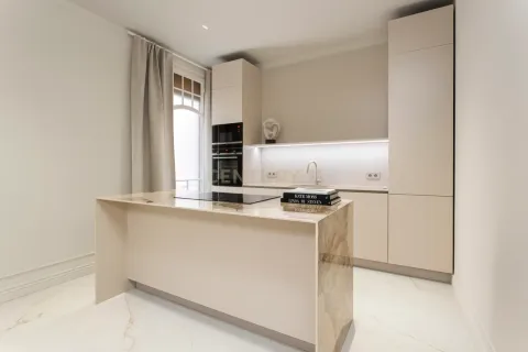 Appartamento a Barcelona, Spagna 4 camere da letto, 212 mq. N° 199210