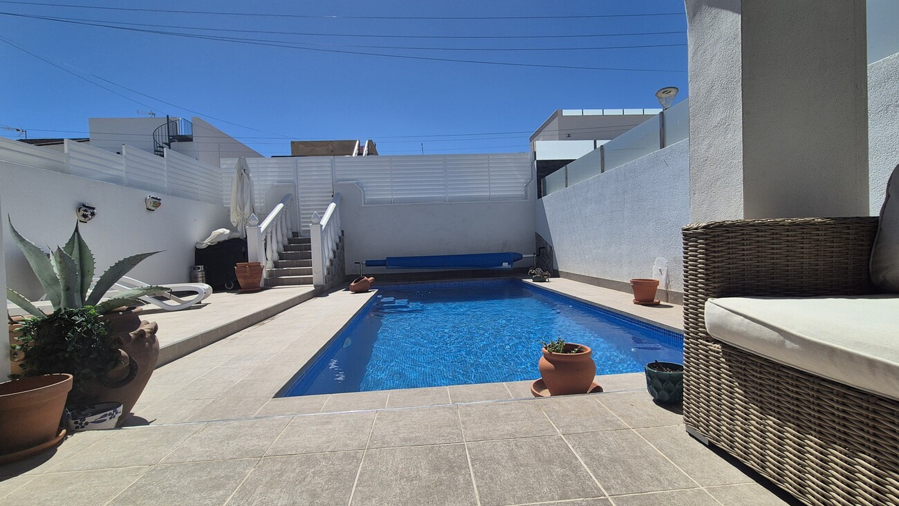 Casa adosada en Villamartin, Alicante, España 2 dormitorios, 72 m2 No. 199791
