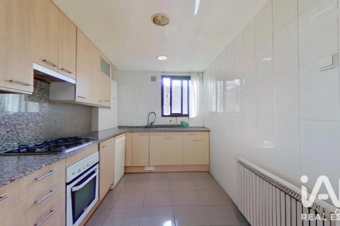 Dzīvoklis El Vendrell, Tarragona, Spānijā 3 istabas, 104 m2 Nr. 197741