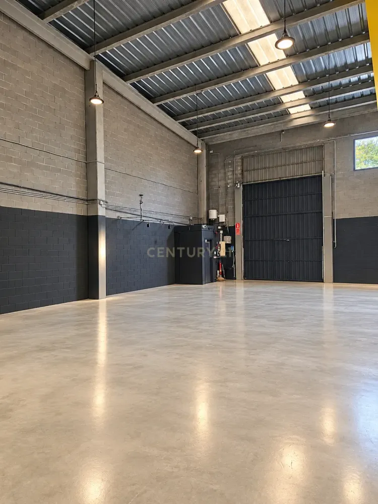 Commercial property in Vilanova i la Geltru, Barcelona, Spain 252 sq.m. No. 199201