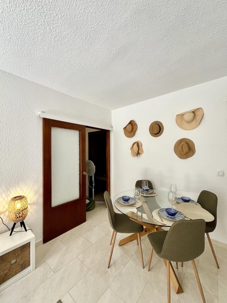 Apartment à Torrevieja, Alicante, Espagne 3 chambres, 96 m2 No. 197903